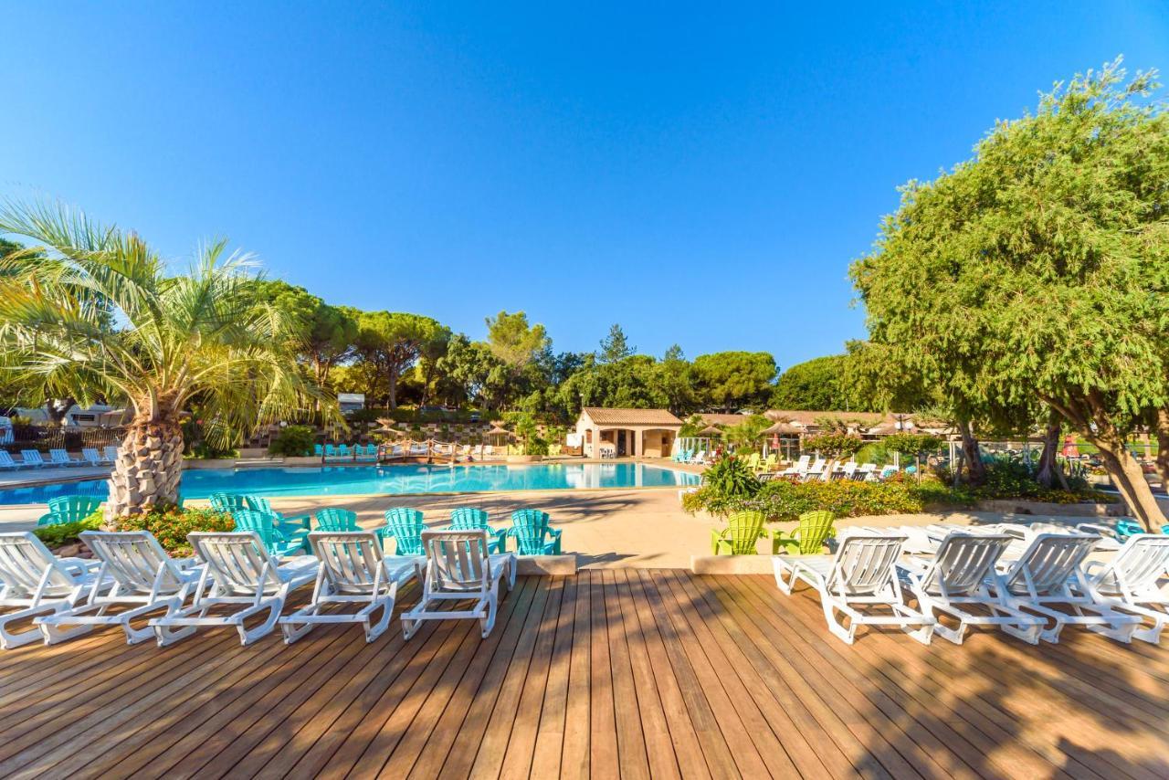 Chalets Met Buitenkeuken Op Camping Lei Suves - Joycasa Roquebrune-sur-Argens Exterior foto
