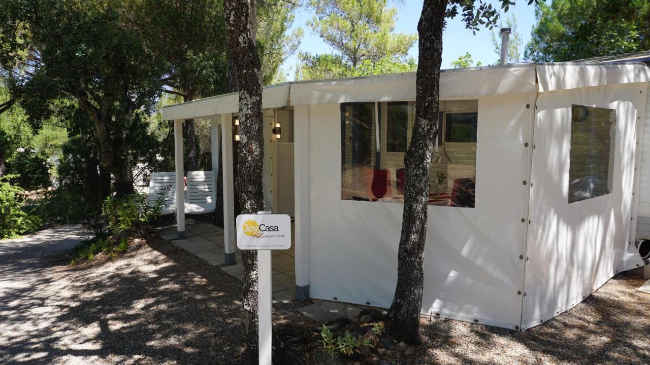 Chalets Met Buitenkeuken Op Camping Lei Suves - Joycasa Roquebrune-sur-Argens Exterior foto