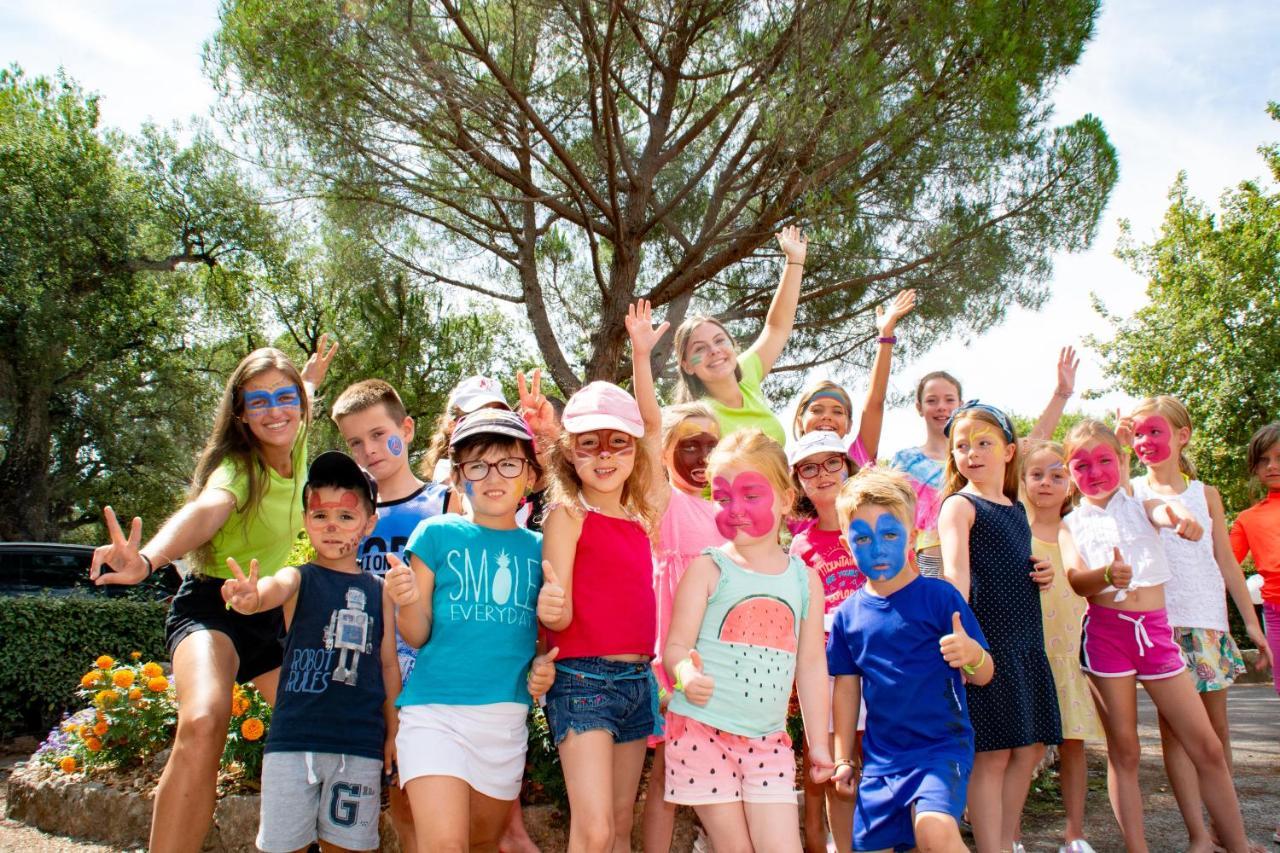 Chalets Met Buitenkeuken Op Camping Lei Suves - Joycasa Roquebrune-sur-Argens Exterior foto
