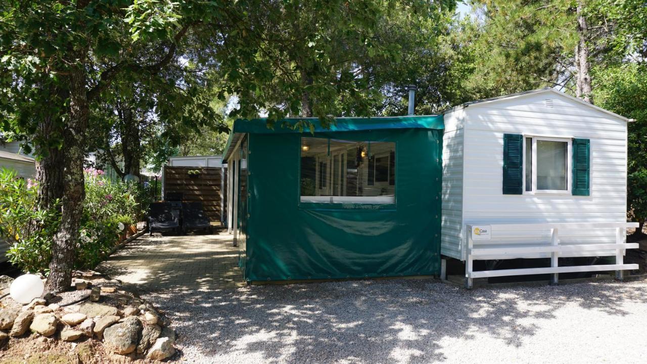 Chalets Met Buitenkeuken Op Camping Lei Suves - Joycasa Roquebrune-sur-Argens Exterior foto