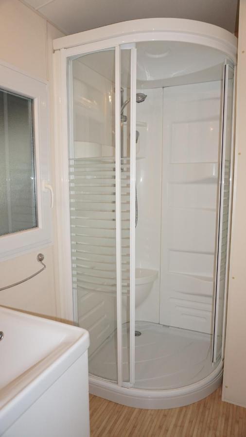 Chalets Met Buitenkeuken Op Camping Lei Suves - Joycasa Roquebrune-sur-Argens Exterior foto