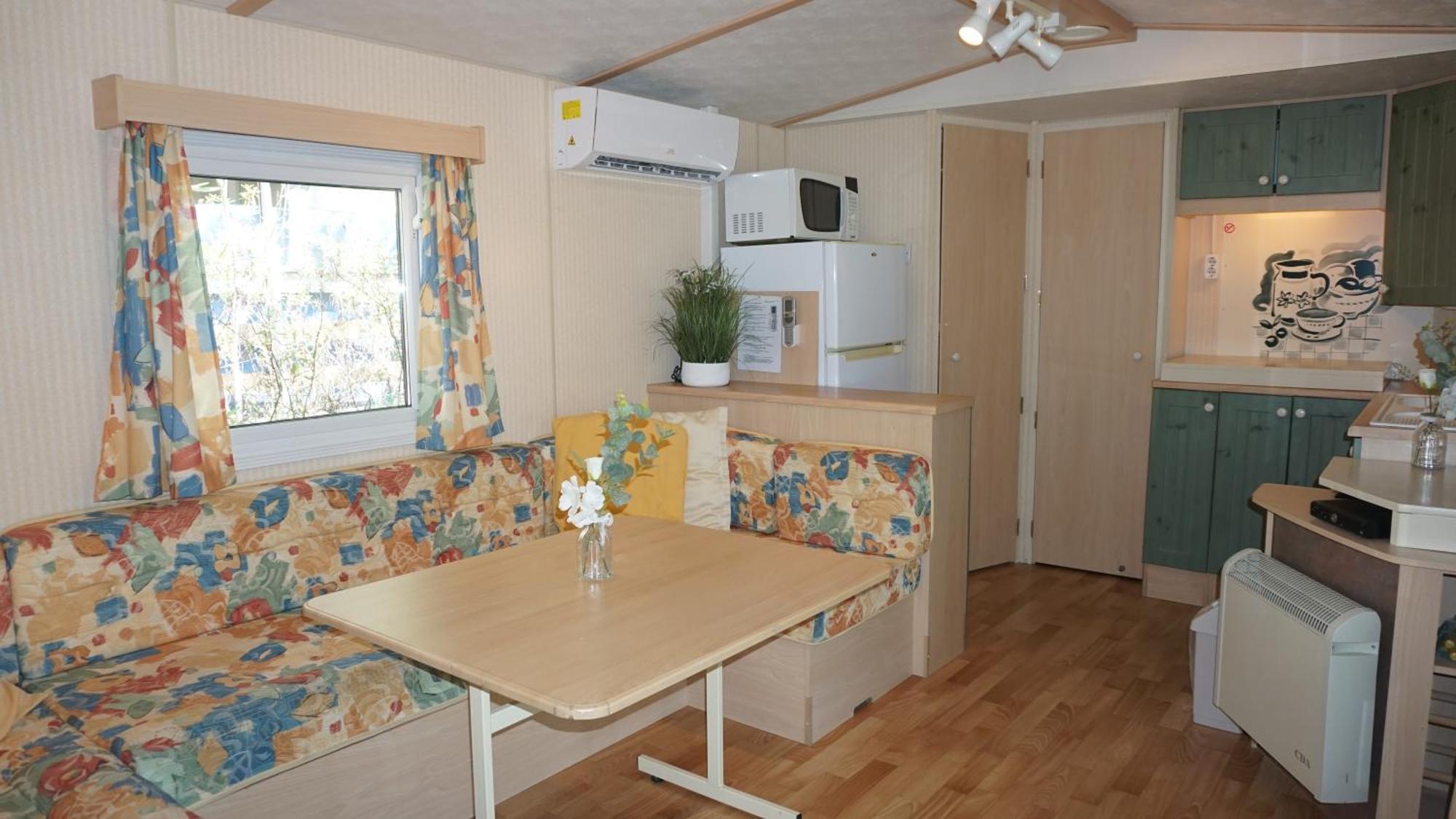 Chalets Met Buitenkeuken Op Camping Lei Suves - Joycasa Roquebrune-sur-Argens Habitación foto