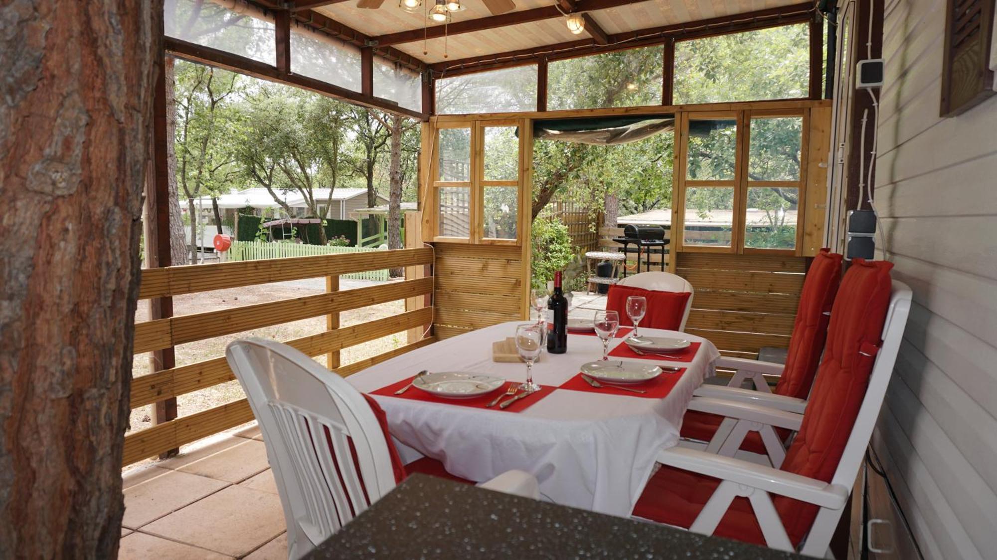 Chalets Met Buitenkeuken Op Camping Lei Suves - Joycasa Roquebrune-sur-Argens Habitación foto